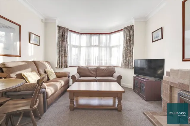Wentworth Avenue, Finchley, N3, photo 1