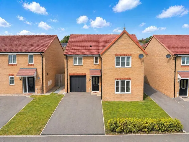 Alvertune Road, Northallerton, North Yorkshire, DL6, photo 1