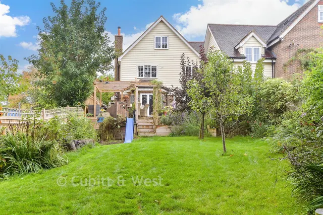 4 bedroom house, Station Road, Heathfield, TN21