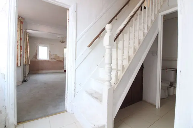 Photo 2 — Harcourt Street, Luton LU1 3QH