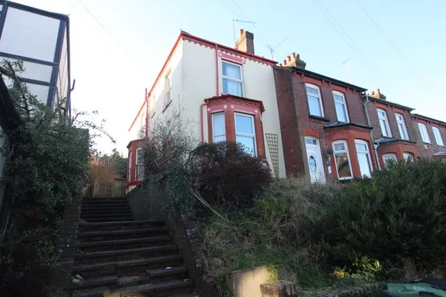 Harcourt Street, Luton LU1 3QH, photo 1