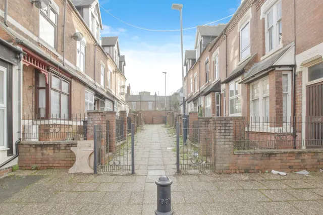 Guthlaxton Avenue, LEICESTER, photo 1