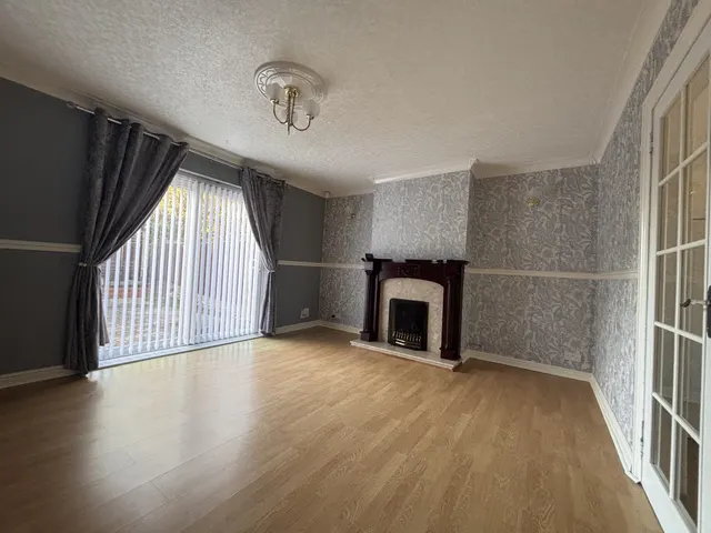 Evesham Crescent, WS3, photo 2