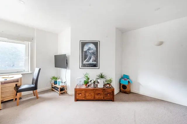 276 Atwood House, Beckford Close, London, photo 1