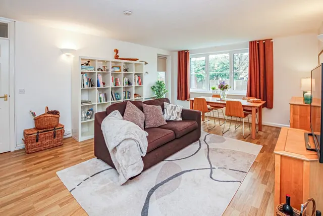 Bideford Court, Bideford Green, LU7, photo 1