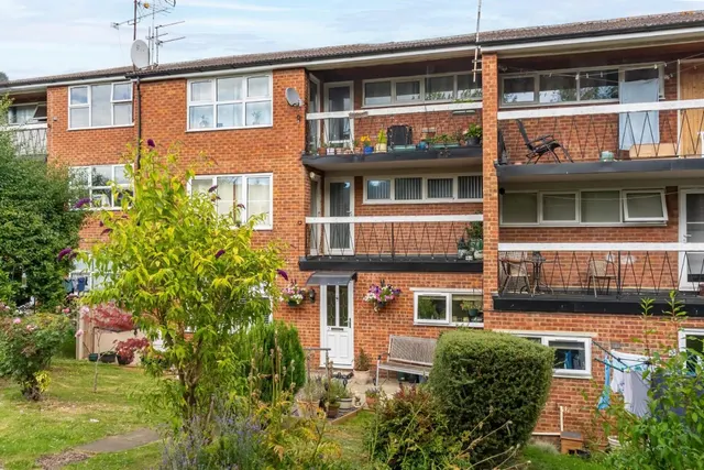 Bideford Court, Bideford Green, LU7, photo 2