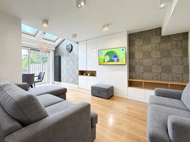 Arbroath Road, London, SE9, photo 2