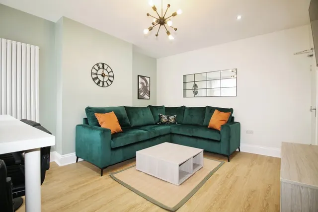Cardigan Road, Hyde Park, LS6, photo 1