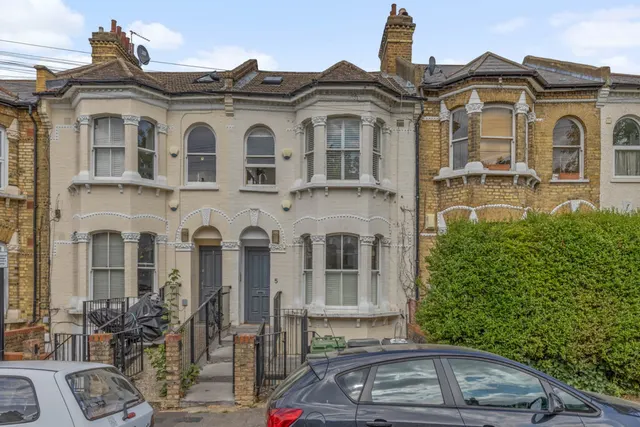 3 bedroom flat, Whiteley Road, Crystal Palace, SE19