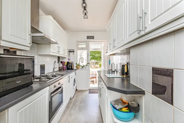 Edinburgh Road, St. Leonards-On-Sea, TN38, photo 3