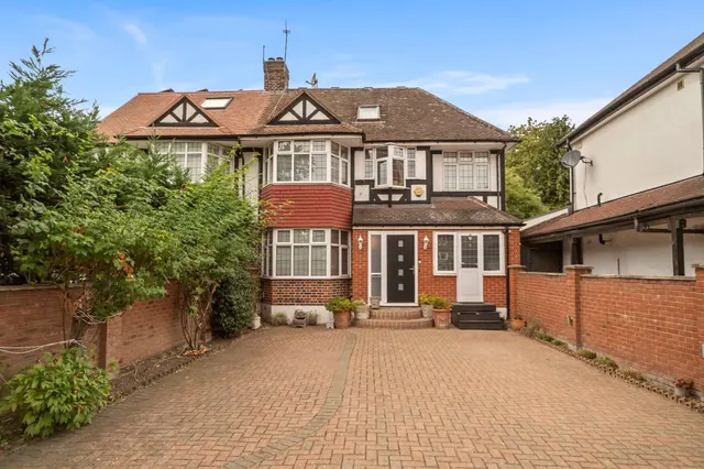 Beverley Way, Wimbledon, London, SW20 0AW, photo 1