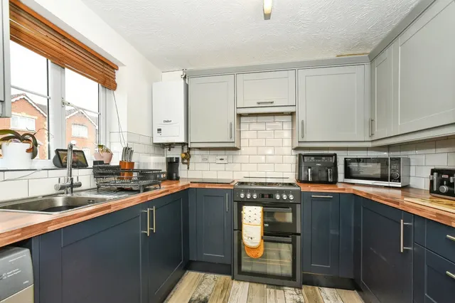 Photo 2 — Honeysuckle Close, CALNE