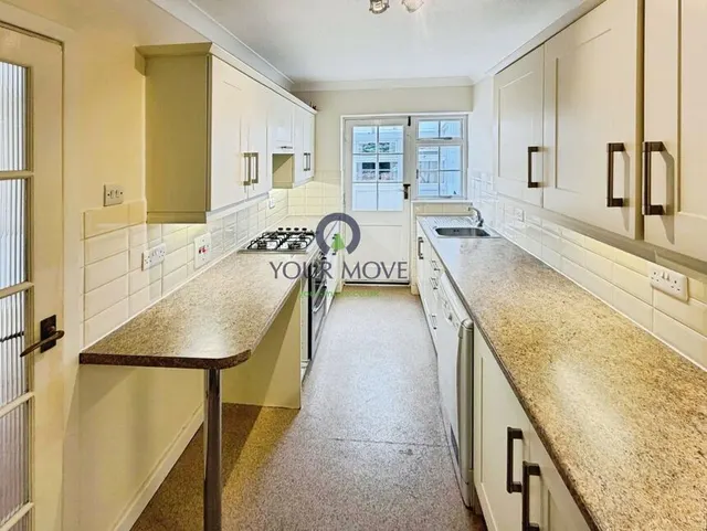 Photo 3 — Eastleigh Close, Sutton, Surrey, SM2