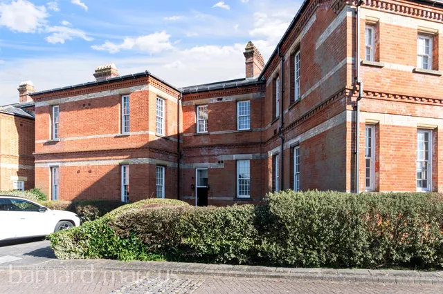 Sandy Mead, EPSOM, photo 1