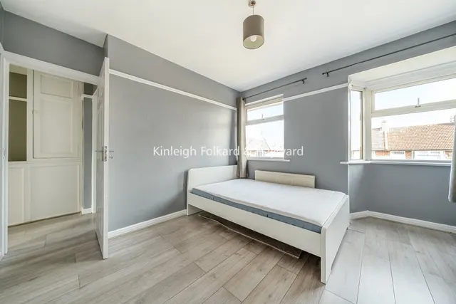 Braid Avenue, London, W3, photo 2