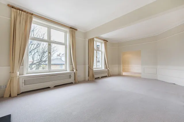 Photo 2 — 15 Priory Mansions, 90 Drayton Gardens, London