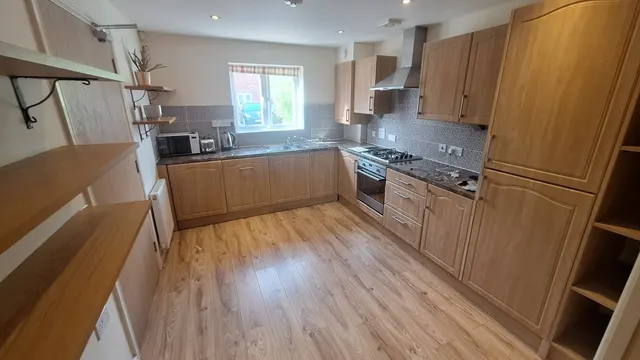 Sandringham Court, York, YO31, photo 3