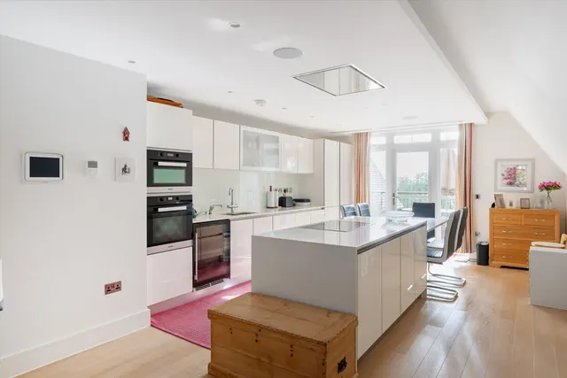 Netherhall Gardens, London, NW3, photo 3