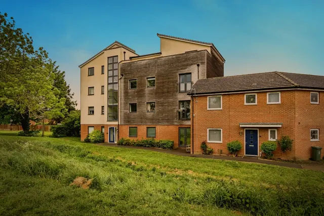 Quercetum Close, Aylesbury, photo 1