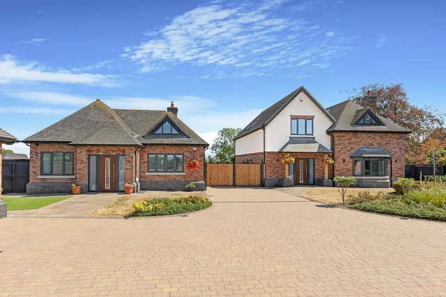 Avenue Road, Rushden, NN10, photo 3