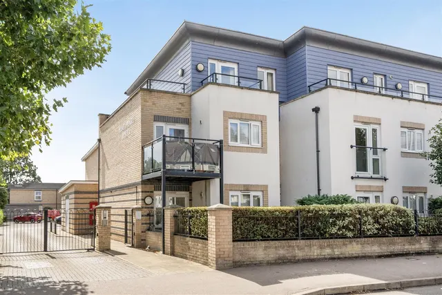 Hall Lane, Chingford, E4, photo 1