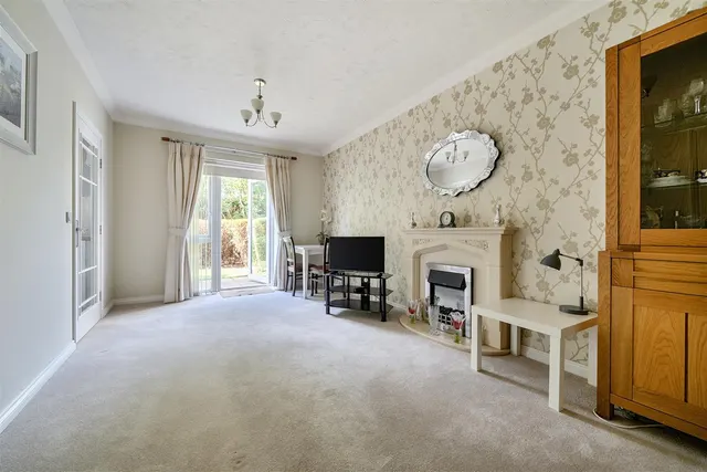 Hall Lane, Chingford, E4, photo 3