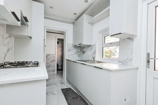 Malmesbury Road, Birmingham, B10, photo 2