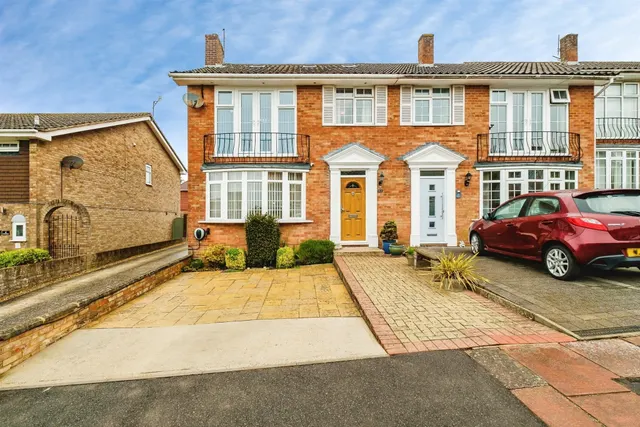 Hurston Close, Worthing, BN14, photo 1