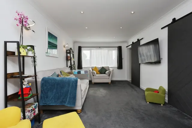 Sussex Avenue, Hailsham, BN27, photo 2