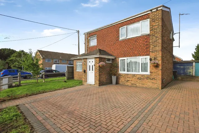 Sussex Avenue, Hailsham, BN27, photo 1
