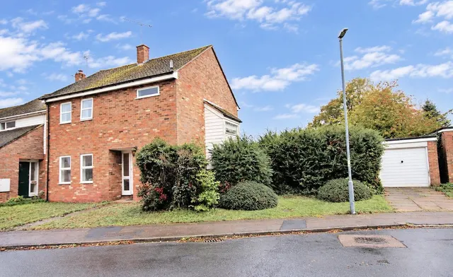 St. Georges Close, Toddington, LU5, photo 1