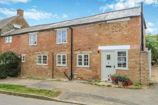 Hill View, Eydon, NN11, photo 1