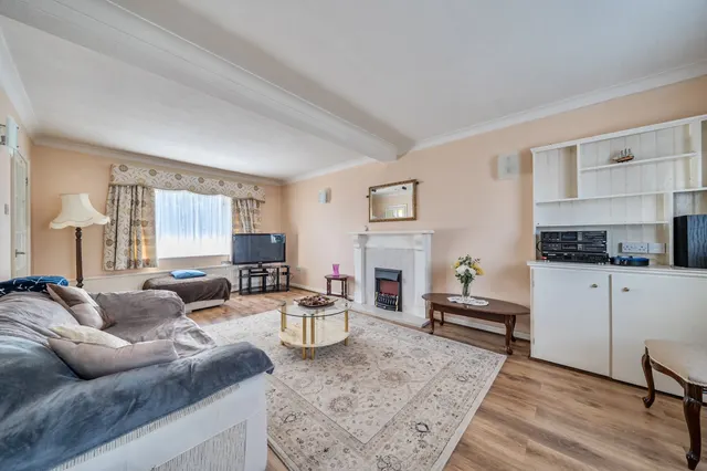 Laurel Grove, West Winch, PE33, photo 2