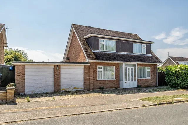 Laurel Grove, West Winch, PE33, photo 1