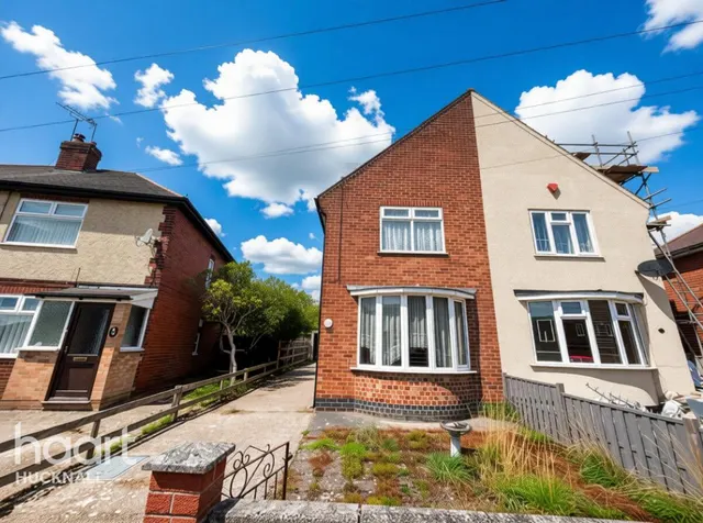 Broxtowe Drive, Nottingham, NG15, photo 1