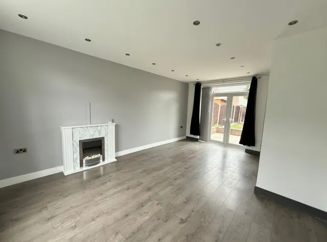 Photo 3 — Stretton Way, Handforth, Wilmslow