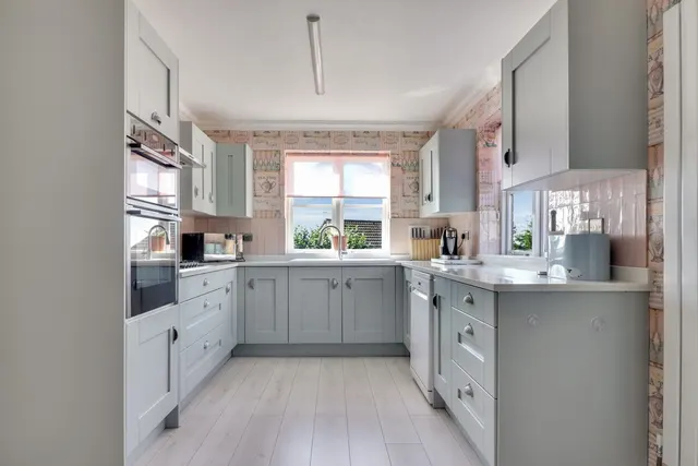 Hall Park Rise, Kippax, LS25, photo 3