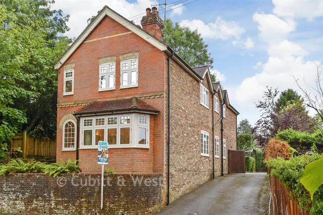 Haywards Heath Road, Balcombe, RH17, photo 1