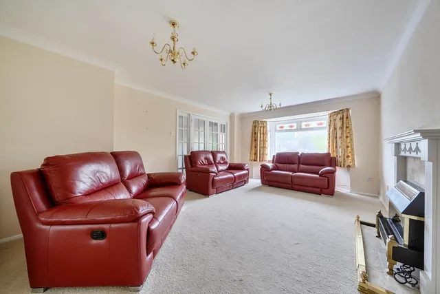 Heron Forstal Avenue, Hawkinge, CT18, photo 3