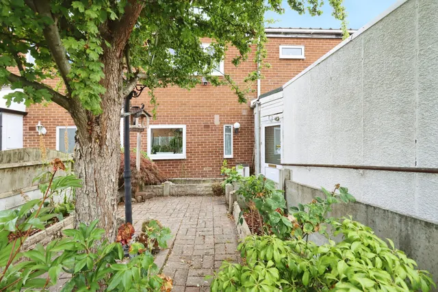 Briarwood, Telford, TF3, photo 1