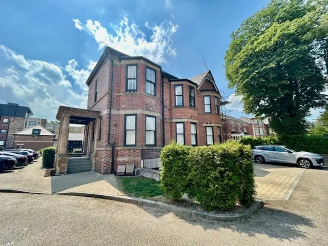 Barlow Moor Road, Manchester, photo 1
