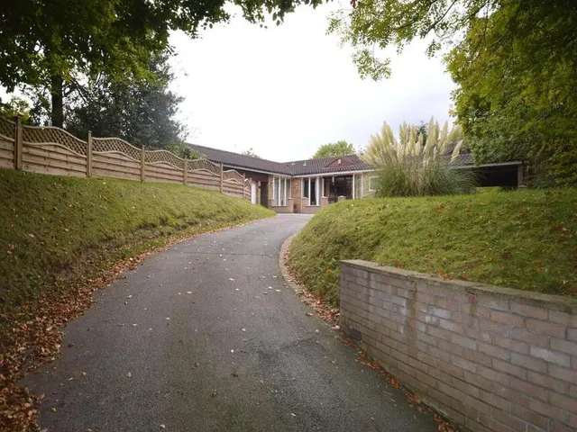 School Lane, Canwick, LN4, photo 2