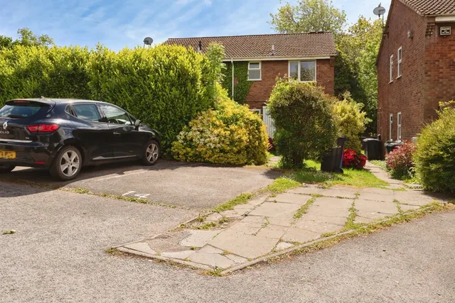 Photo 2 — Brendon, Wilnecote, Tamworth, Staffordshire, B77