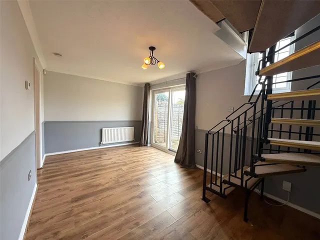 Morley Close, Yateley, GU46, photo 3
