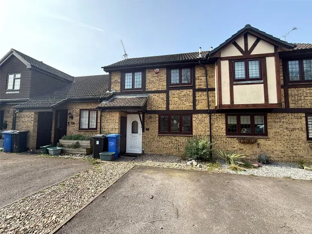 Morley Close, Yateley, GU46, photo 1