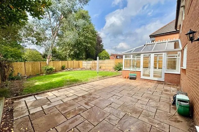 Photo 3 — Potter Close, Willaston, Cheshire, CW5