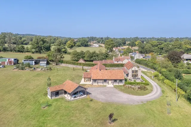Oakhill, BA3, photo 1