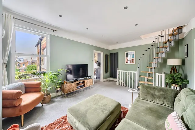 2 bedroom flat, Blandford Road, BR3