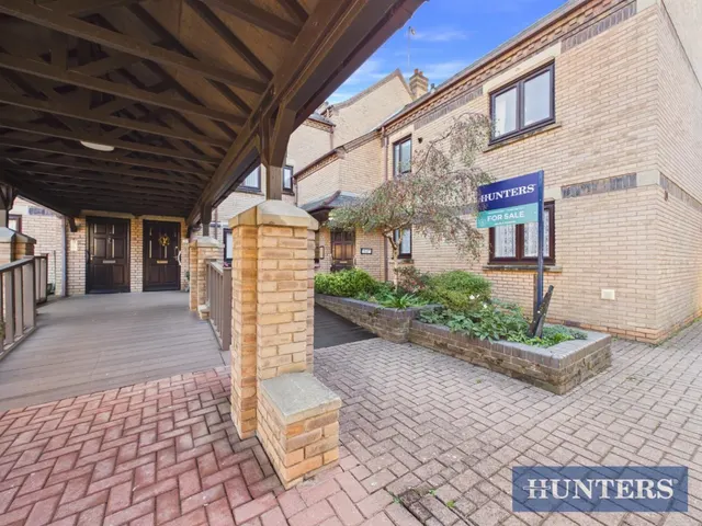 St. Ellens Court, Beverley, HU17, photo 1