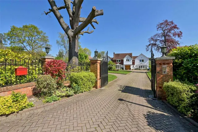 St. Leonards Hill, Windsor, SL4, photo 1